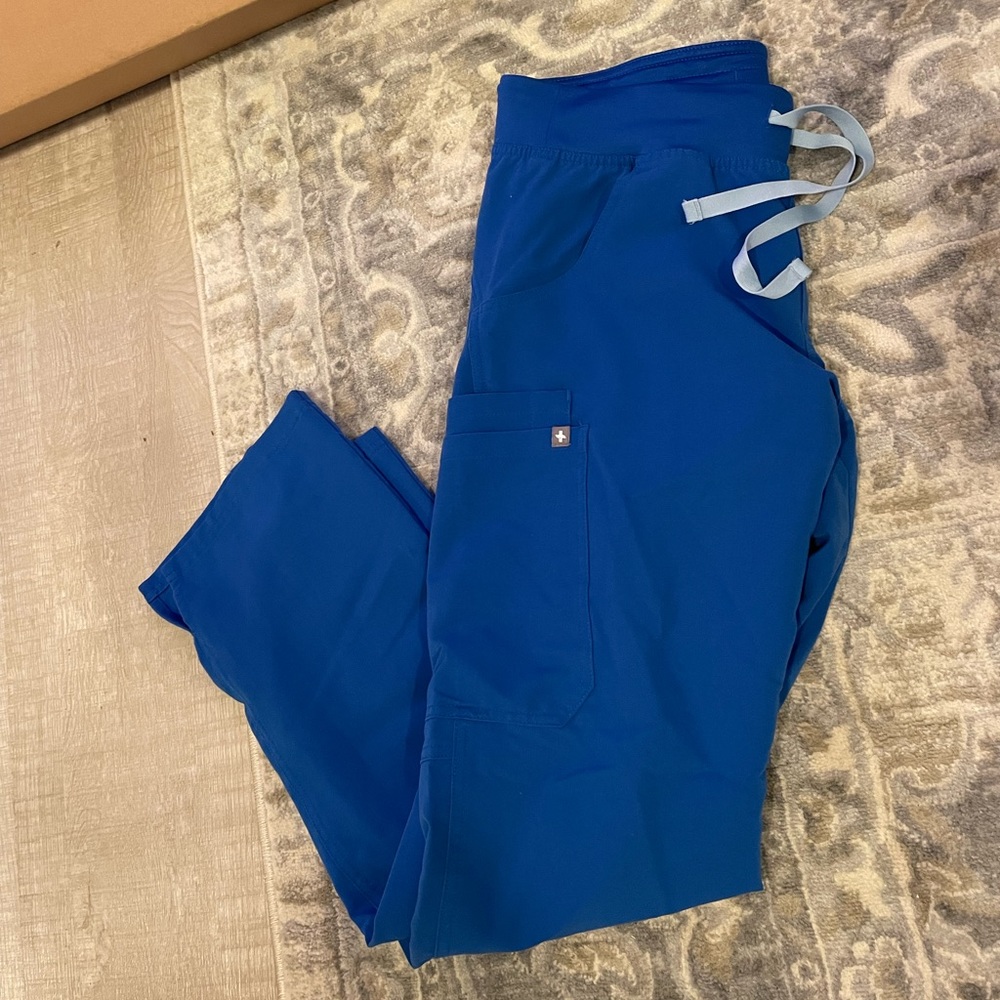 Figs scrubs